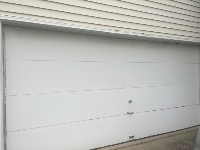 Building Photo - Concord Twp Condo!