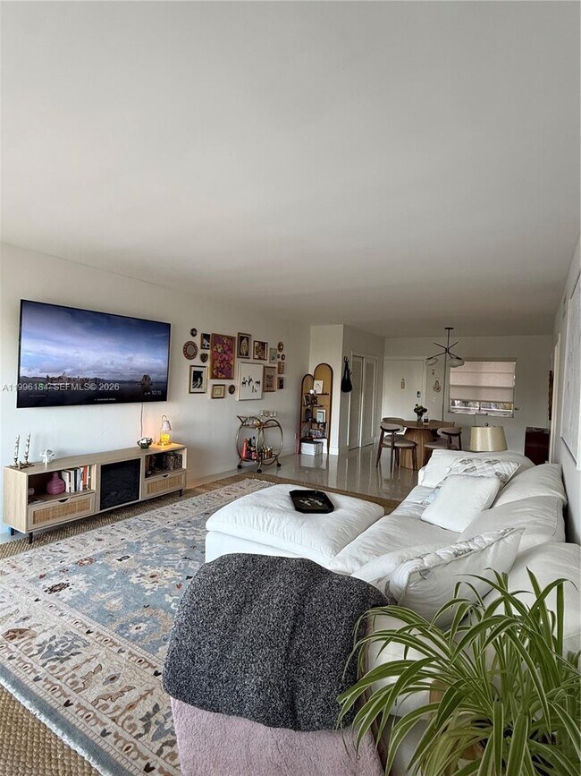 Foto del edificio - 9700 W Bay Harbor Dr