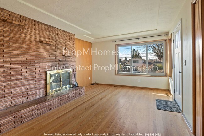 Foto del edificio - Retro Home Near Madison South! Close to Tr...