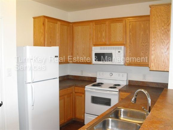 Building Photo - 8132 W Elizabeth Ln