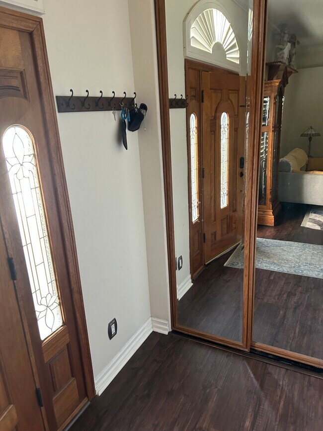 Foto del edificio - 7704 Lotus Cir