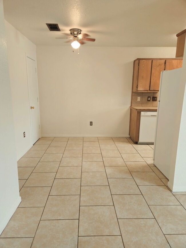 Building Photo - 311 E Avenue A