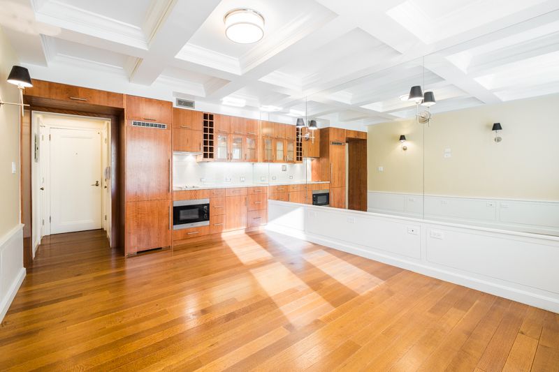 Foto principal - 235 W 73rd St