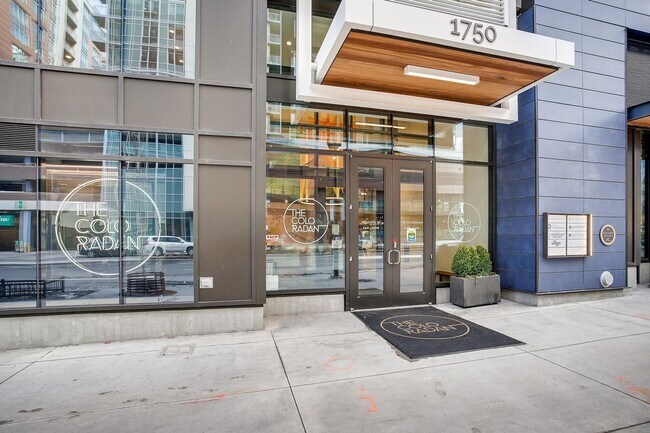 Building Photo - Northwest Facing 1 bedroom, 1 bathroom Con...