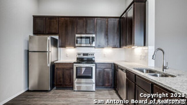 Foto del edificio - Westover Duplexes New