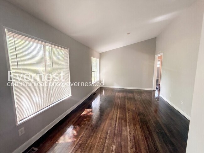 Foto del edificio - 1232 Oakwood St