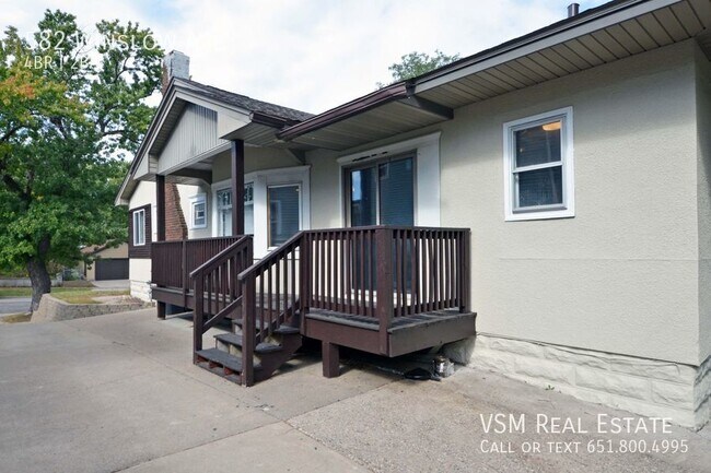 Foto del edificio - Come see this spacious 4-bedroom 2-bathroo...