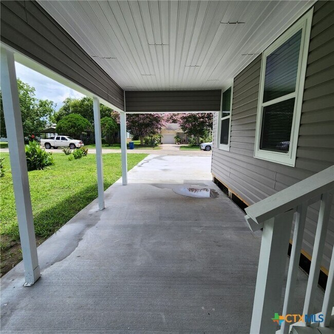 Building Photo - 505 Tommy Dr