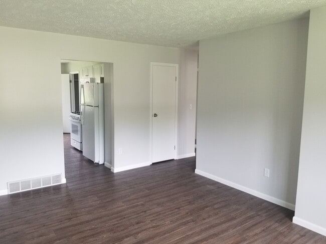 Building Photo - 4215 Manhattan E