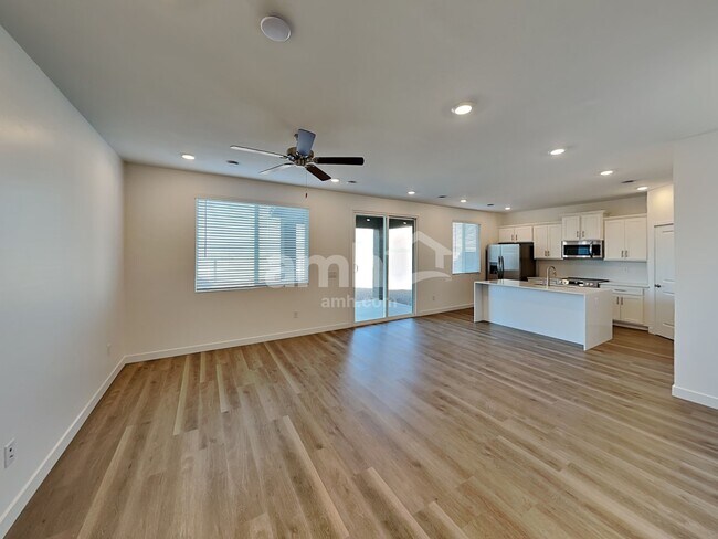Foto del edificio - 9714 N Rancho Lozano
