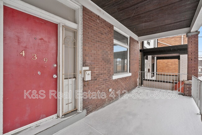 Foto del edificio - 439 Kingsboro St