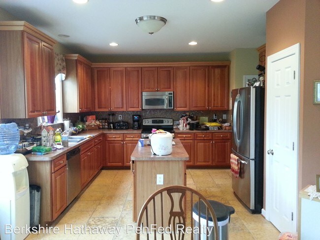 Building Photo - 5 br, 4 bath House - 15566 Parkgate Drive