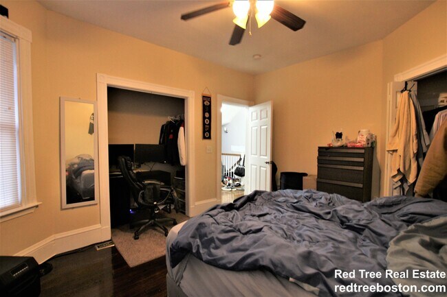 Foto del edificio - 17 Parker Hill Ave