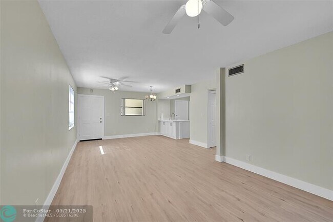 Building Photo - 9150 NW 38th Dr