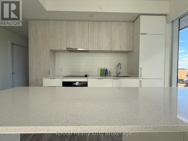 Building Photo - 89 Church St