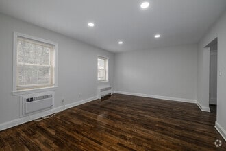 Interior Photo - Boulevard Gardens