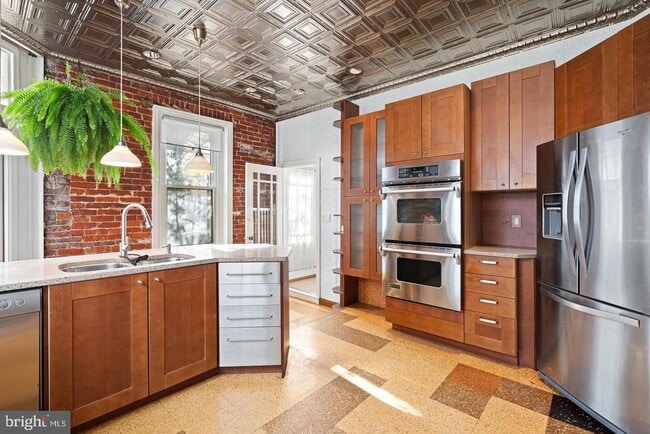 Building Photo - 846 LeCount St