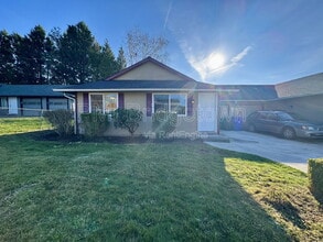 Building Photo - 3690 NE 8th St