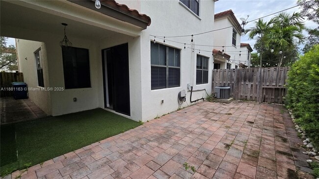 Foto del edificio - 10320 NW 70th Terrace