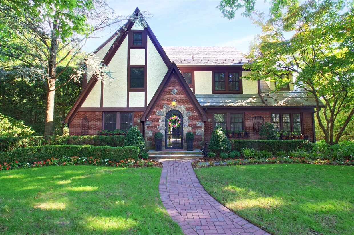 Primary Photo - 74 Garden St
