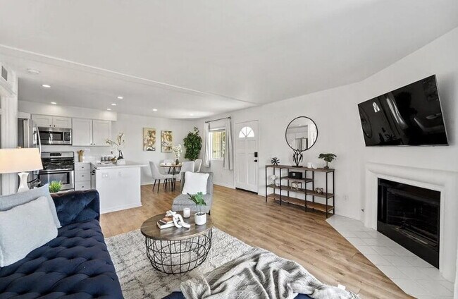 Foto del edificio - Introducing a rare gem in the highly sough...