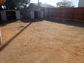 Building Photo - 219 W Robertson Rd