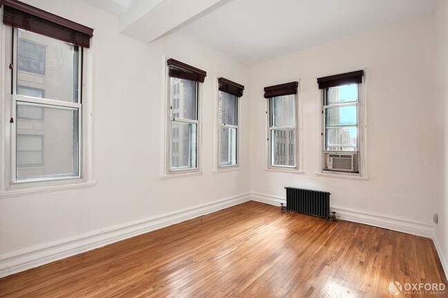 Foto del edificio - 220 Park Ave S