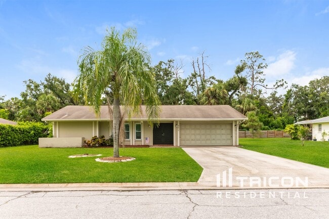 Building Photo - 4720 Palm Aire Cir
