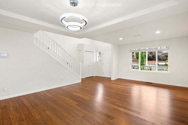 Foto del edificio - 6412 77th Dr NE