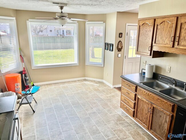 Building Photo - 101 Belle Cir