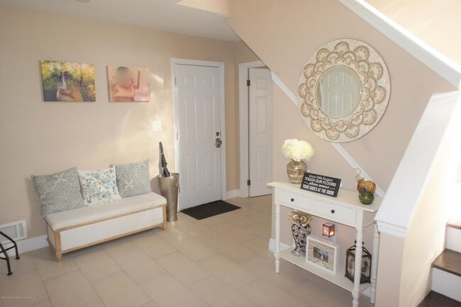 Building Photo - 43 Toddy Ave