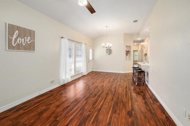 Foto del edificio - 8703 Weiser Dr