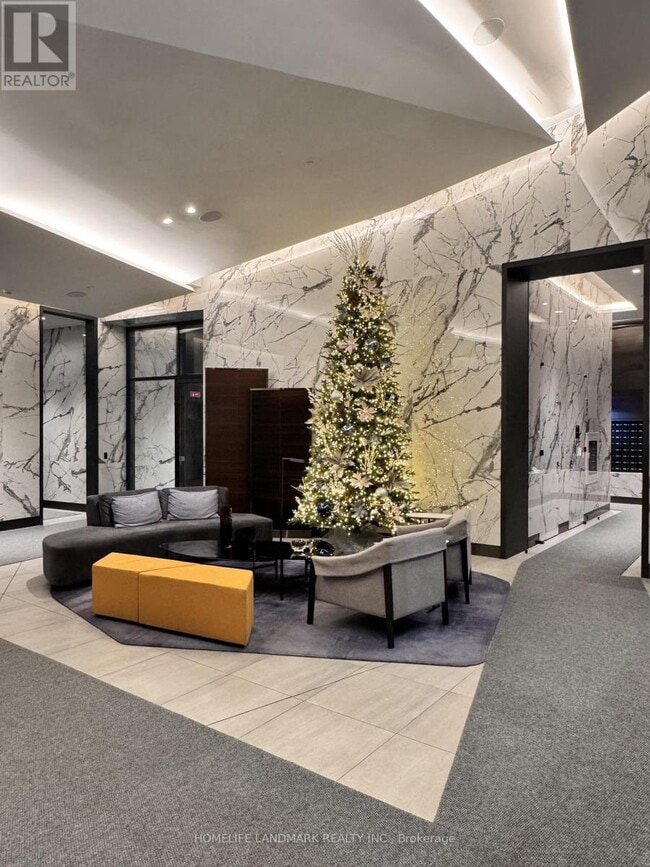 Building Photo - 470 Front St W