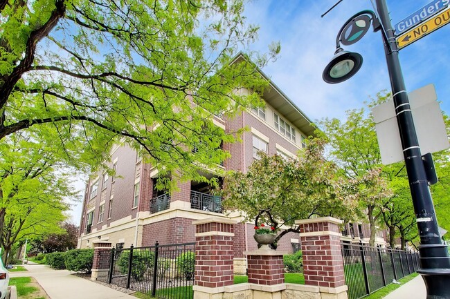 Foto del edificio - 6436 Roosevelt Rd