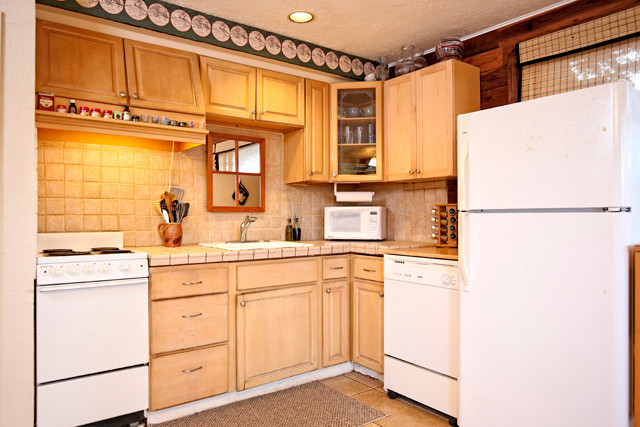 Building Photo - 21 N Kalaheo Ave