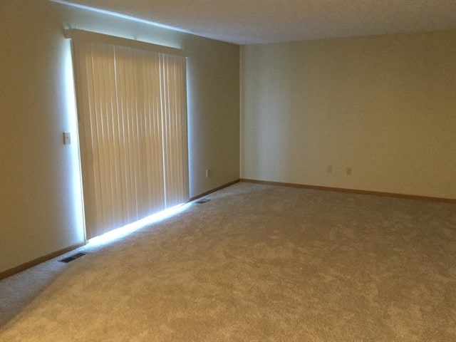 Building Photo - 383 Wheatfield Dr