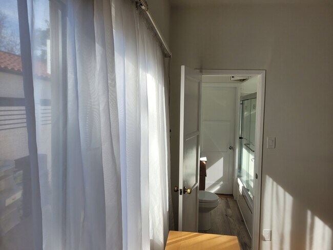 Foto del edificio - 10528 Ayres Ave