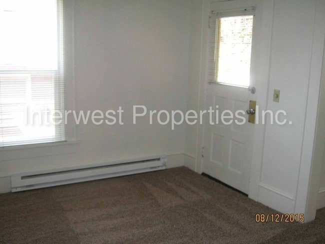 Building Photo - 617 SE 33rd Ave