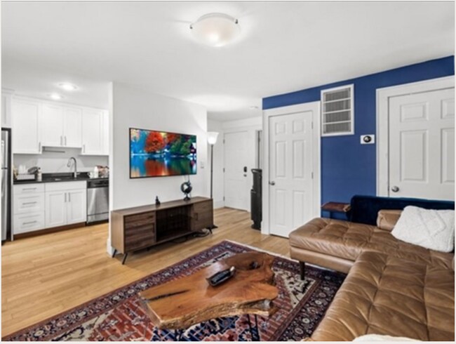Livingroom - 445 Main St