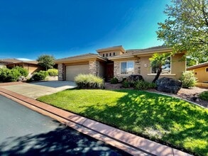 Building Photo - 1920 N Lakota Cir