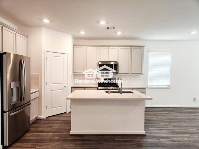 Building Photo - 7230 Greenbriar Bnd Ct