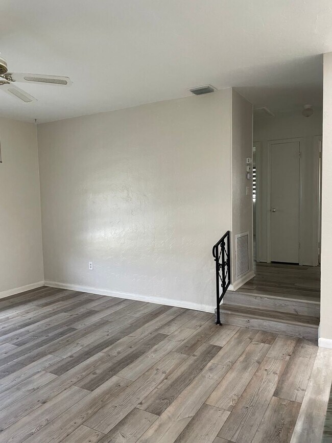 Foto del edificio - Convenient Port Charlotte Location!