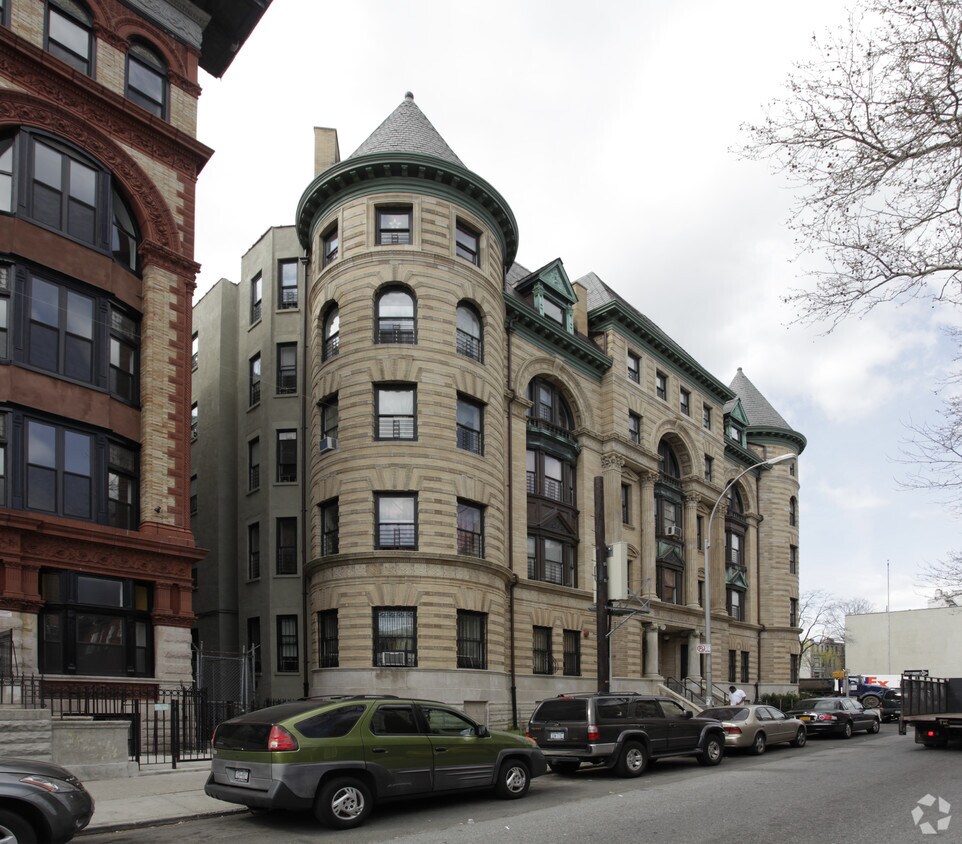 Imperial Apartments Brooklyn Ny Apartments Com