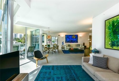 Foto del edificio - 3370 Hidden Bay Dr