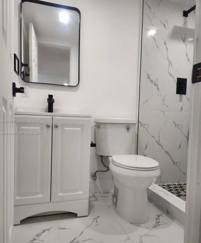 Foto del edificio - 45 NE 60th St