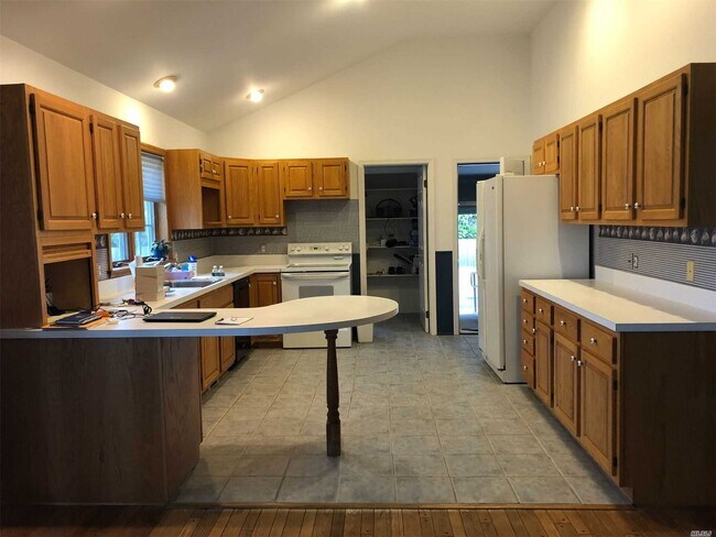 Building Photo - 1765 Delmar Dr