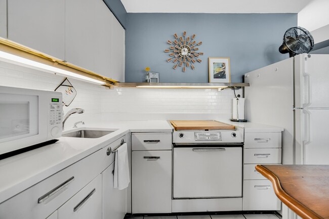 Foto del edificio - 300 N State St