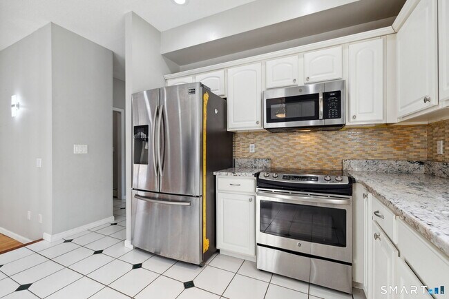 Foto del edificio - 65 Fitch Meadow Ln