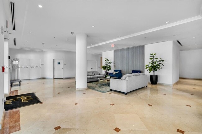 Building Photo - 1627 SW 37th Ave