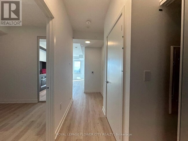 Building Photo - 395 Square One Dr